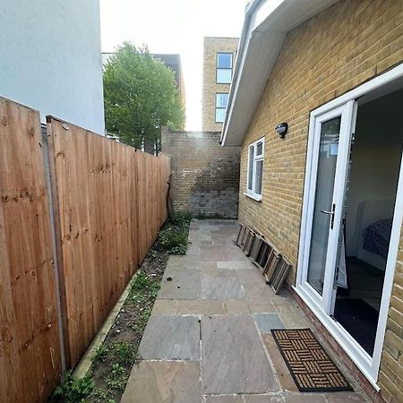 2 Bedroom House,Brownhillrd Se6 ลอนดอน ภายนอก รูปภาพ