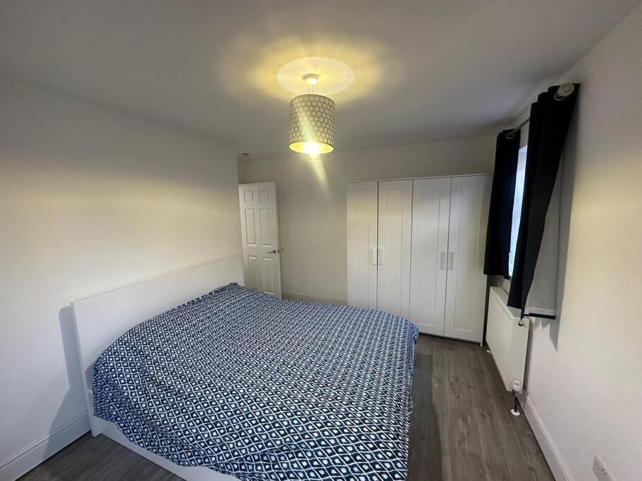 2 Bedroom House,Brownhillrd Se6 ลอนดอน ภายนอก รูปภาพ