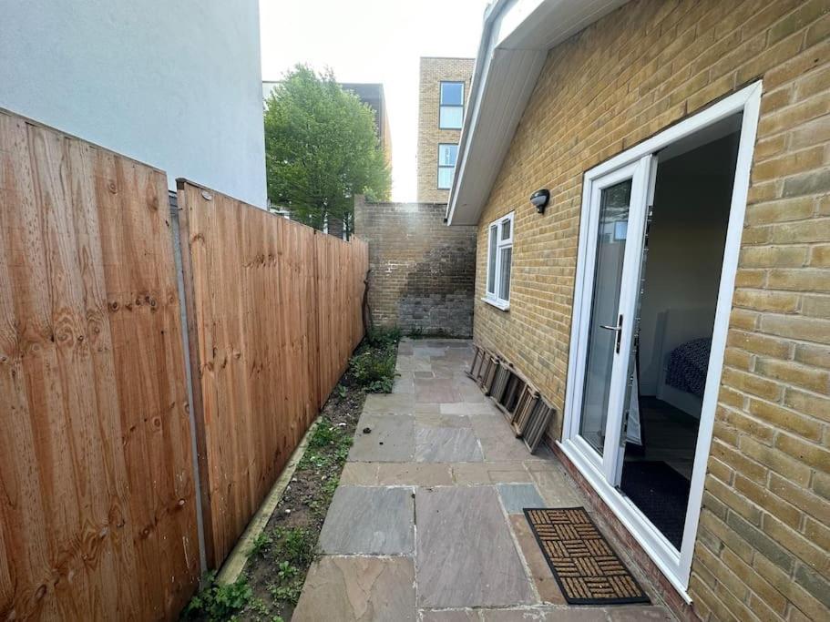 2 Bedroom House,Brownhillrd Se6 ลอนดอน ภายนอก รูปภาพ