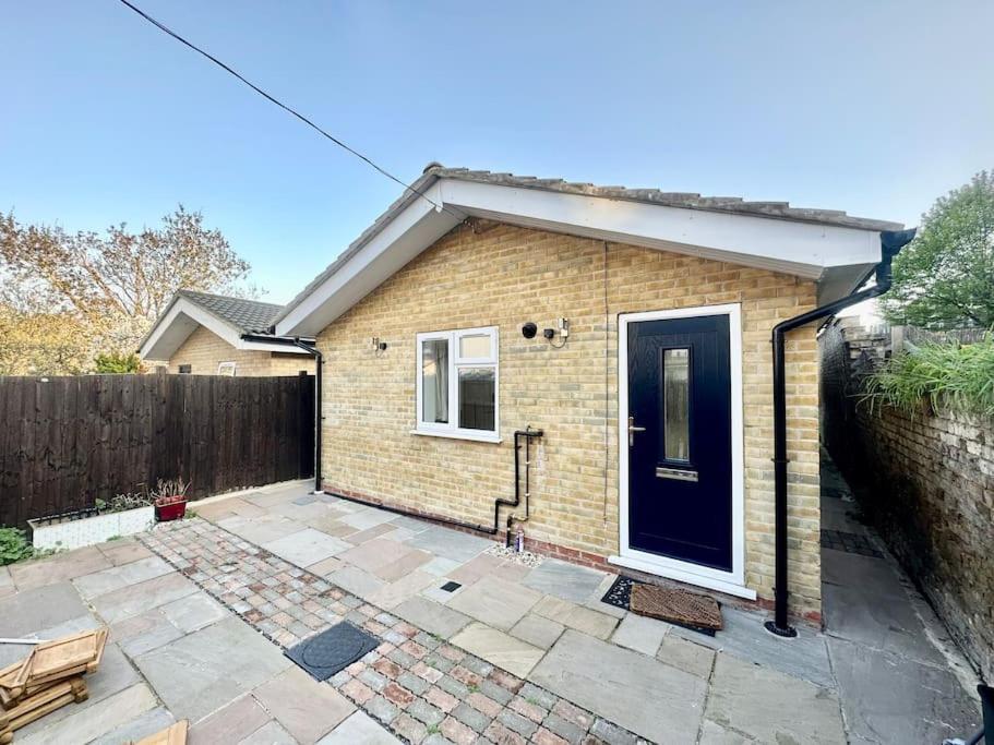 2 Bedroom House,Brownhillrd Se6 ลอนดอน ภายนอก รูปภาพ