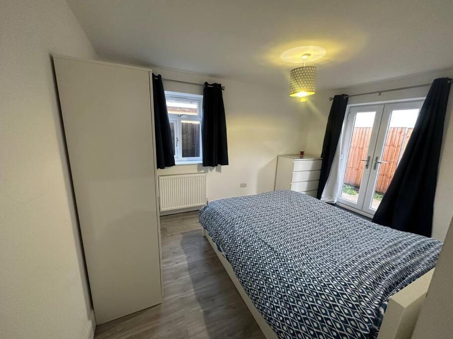 2 Bedroom House,Brownhillrd Se6 ลอนดอน ภายนอก รูปภาพ